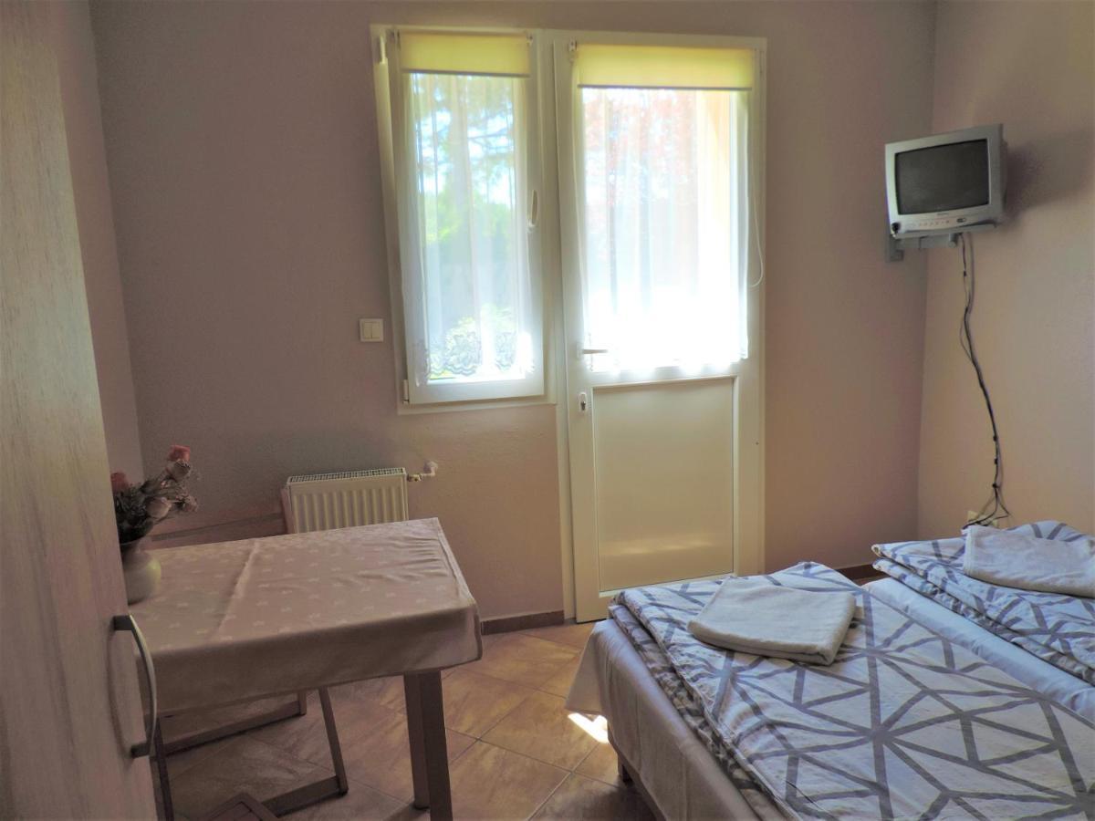 Jacek I Agatka Pension Ustka Buitenkant foto